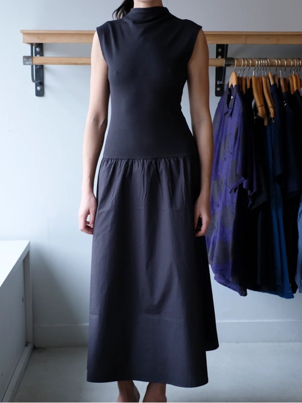 SAMSOE Sleeveless Mock-Neck Black Midi Dress XS